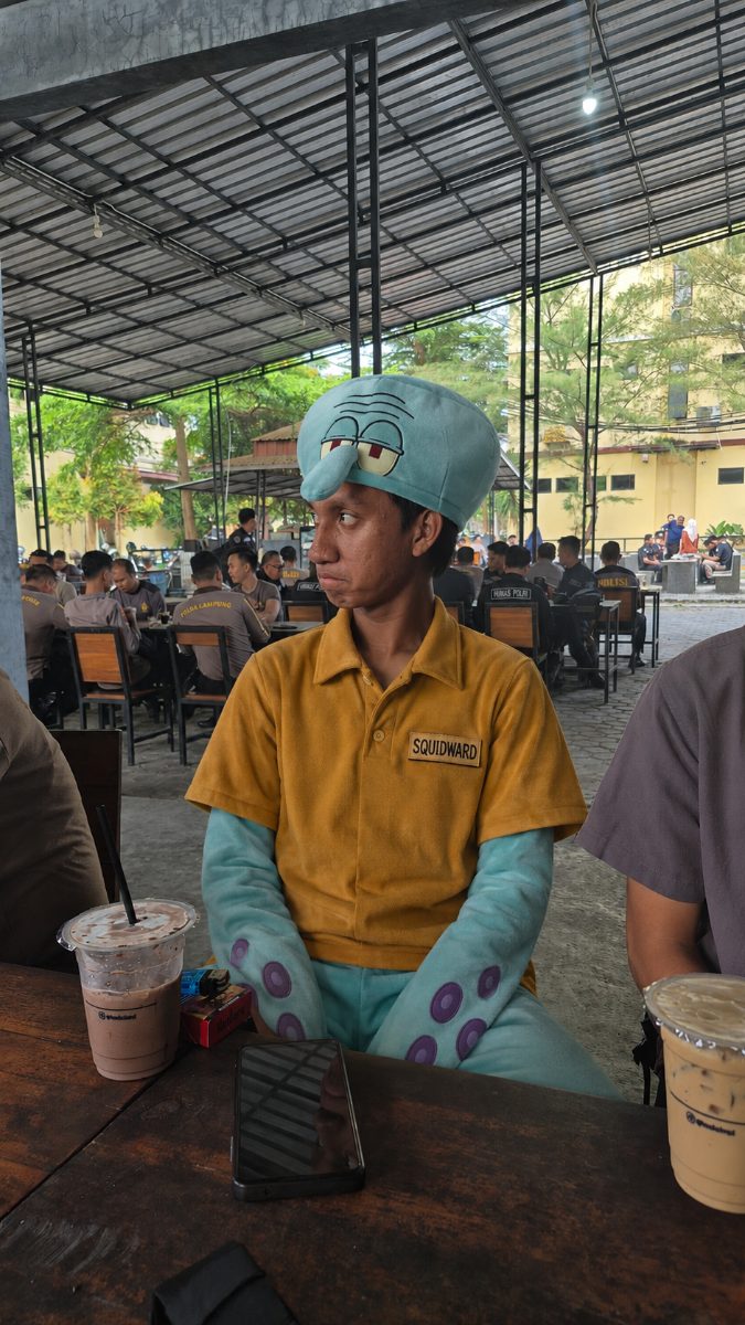 Bikin Warga Tersenyum, Sosok Cosplay SpongeBob Muncul di Lampung